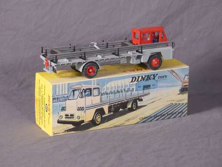 Dinky toys France - Camion saviem porte fer - 