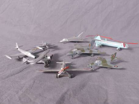 Dinky toys France et GB - 8 avions - état d'usage 