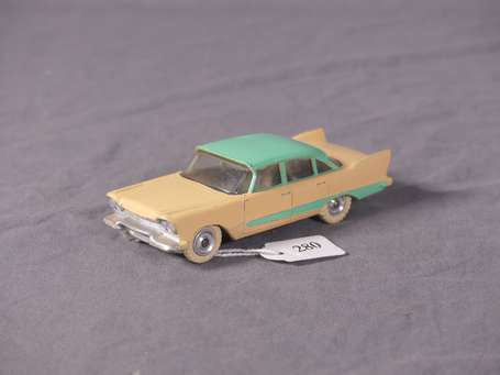 Dinky toys GB - Plymouth Plaza - couleur 