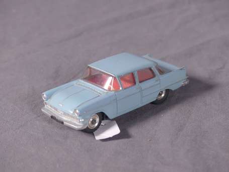 Dinky toys GB - Opel Kapitan - couleur bleu ciel -