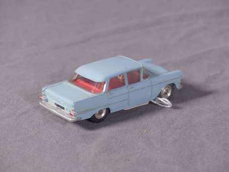 Dinky toys GB - Opel Kapitan - couleur bleu ciel -