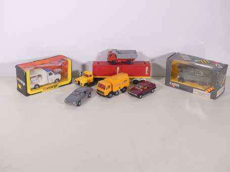 Corgi toys - Ensemble de véhicules modernes dont 