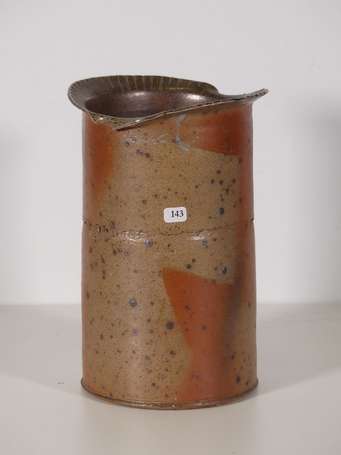 TIFFOCHE Gustave (1930-2011) - Vase en grès brun, 