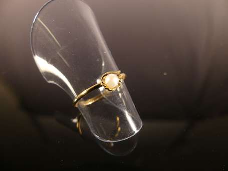 Fine bague en or jaune 18K (750°/00) ornée d'une 