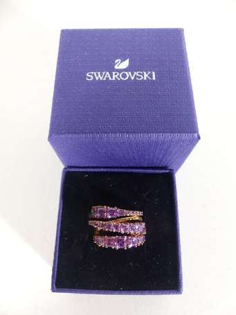 SWAROVSKI - Bague en métal doré formé de plusieurs