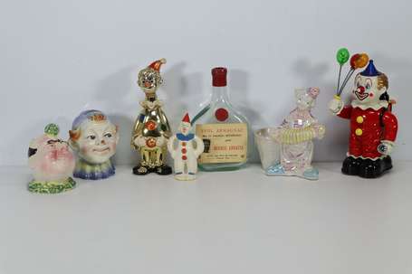 Cirque - Lot de tirelires, bouteille et divers 
