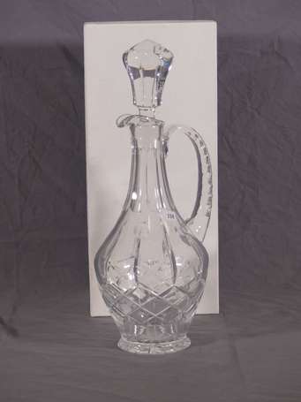 Carafe en cristal de Lorraine. H. 36 cm Dans sa 