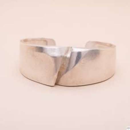 Bracelet manchette en argent (925°/00) dessiné par