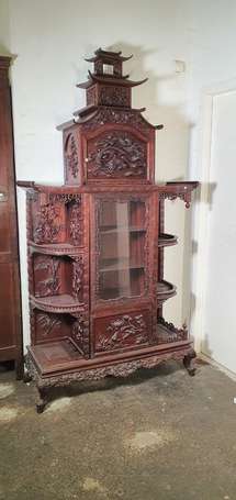 VIETNAM - Cabinet en bois exotique richement 