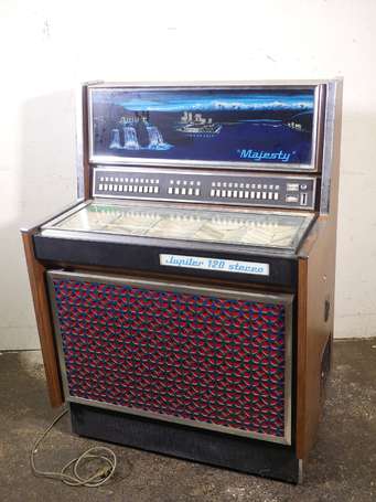 Juke-box Majesty Jupiter 120 Stereo. H. 127 cm, L.