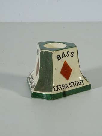 BASS Extra Stout / Bière : Pyrogène. 