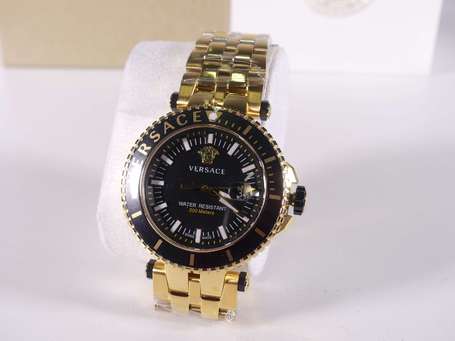 VERSACE - Montre bracelet d'homme V-Race. Etat 