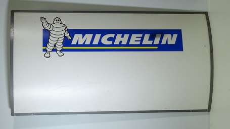 MICHELIN : Grand panneau incurvé dans son châssis 