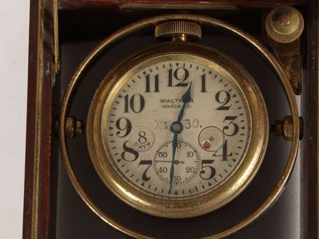Petit chronomètre de marine signé sur le cadran 