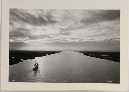 PLISSON Philip (né en 1947) - Belem sur la Loire. 