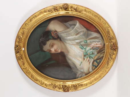 ECOLE XIXe - Portrait de femme endormie. Pastel à 