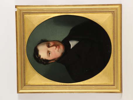 ECOLE XIXe siècle - Portrait d'homme. Huile sur 