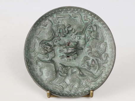 CHINE - Miroir circulaire en bronze de style Tang 