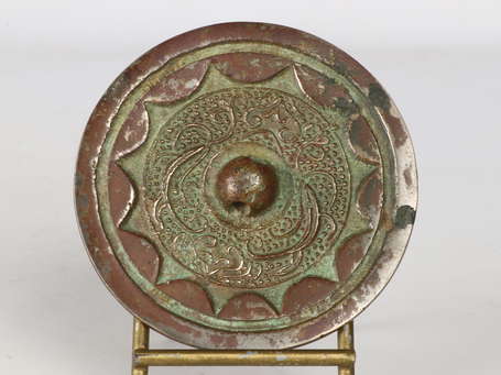 CHINE - Miroir circulaire en bronze de style Han à