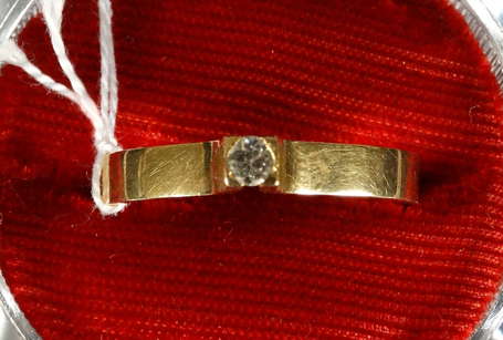 Bague en or jaune avec diamant. TDD: 66 - Poids 