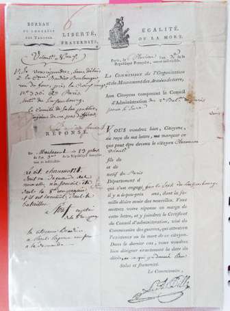 1 Petit classeur contenant divers documents et 