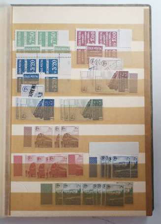 Petit classeur de timbres pour colis postaux 