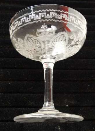 Service de verres en cristal coupe gravée à 