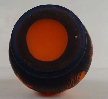 Vase bouteille en verre bicouche orange et brun 