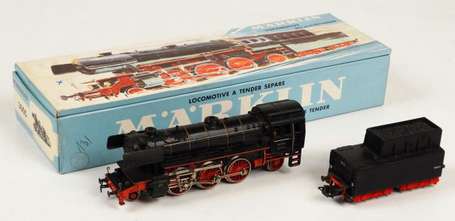 Marklin HO  - locomotive avec tender , 130 , 23014