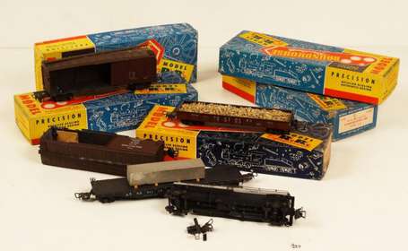 divers marques , lot de 5 kits pour wagons  en 