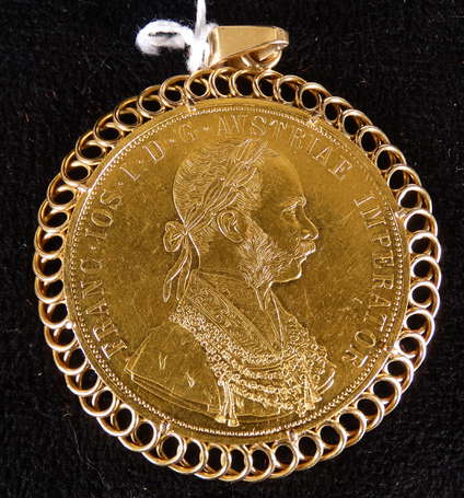 Pendentif en or jaune avec pièce austro-hongroise 
