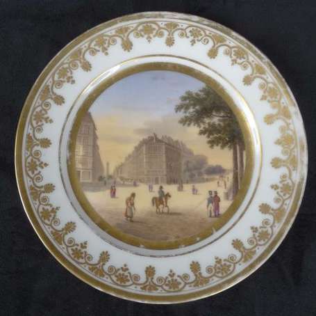 Paris XIXème Siècle Assiette en porcelaine  ornée 