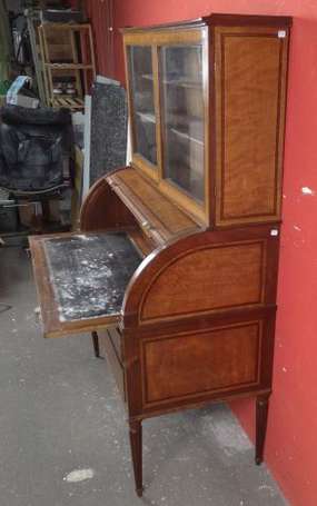 Bureau cylindre en acajou et placage d'acajou 