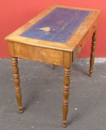 Table bureau en orme, elle ouvre à deux tiroirs en