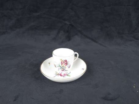 Hocscht - Tasse en porcelaine, décor floral 