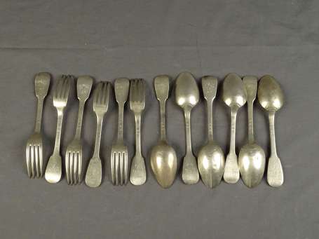 Six couverts en argent modèle Uniplat, la spatule 