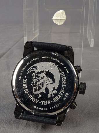 Montre bracelet homme Diesel, le boitier d'acier 