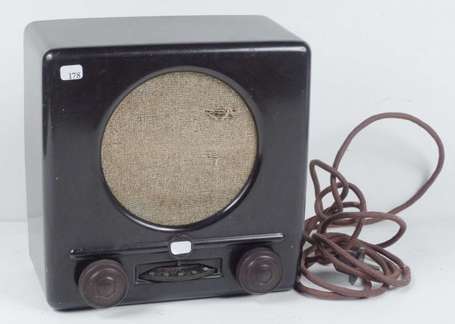 AL39/45 - Radio allemande de la marque Braun , bon