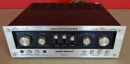 MARANTZ - Console amplificateur stéréo modèle 1070