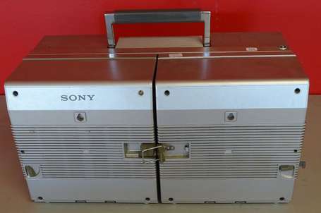 SONY - Poste radio cassette modèle CFS-88L. Circa 