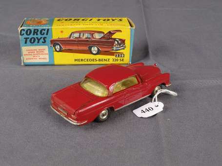 Corgi toys - Mercedes 220 SE  - Griffure sur porte