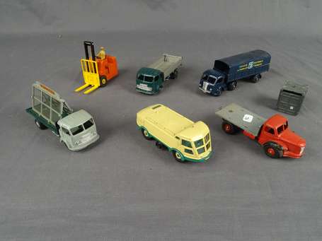 Dinky toys - Lot 6 véhicules bel état d'usage dont