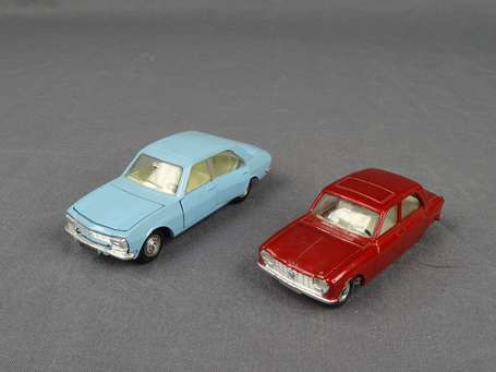 Dinky toys - Peugeot 2 véhicules , 504 bleu clair 