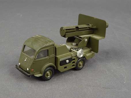 CIJ - Rlt 2,5 T , militiaire avec canon , tres bel