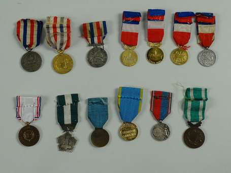 Civ - Lot de 13 medailles dont médaille du 