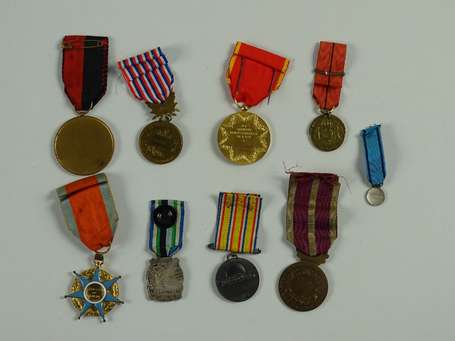 Civ - Lot de 8 médailles civiles diverses et une 