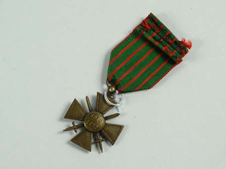 Croix de guerre 14/15 avec 3 étoiles , bel état 