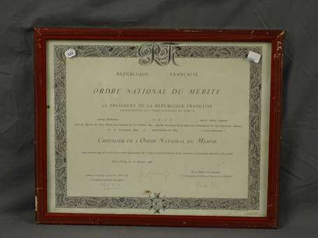 Encadrement d'un diplôme de l'ordre national du 