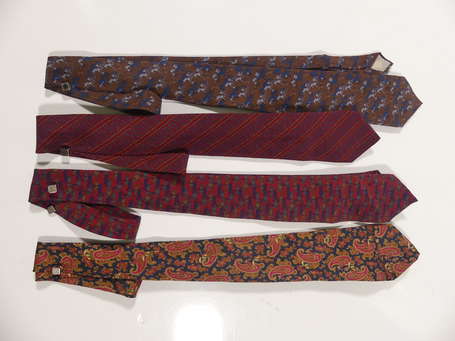 CELINE Quatre cravates en soie