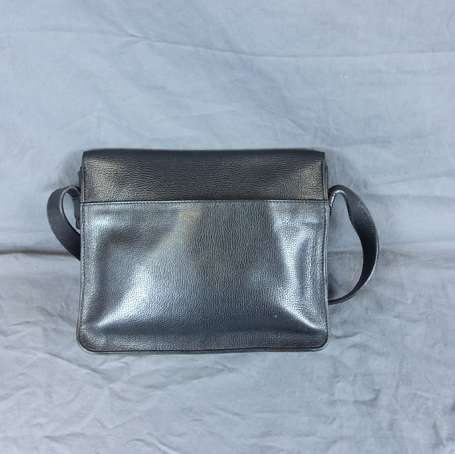 LANCEL Sac bandoulière porté épaule en cuir grainé